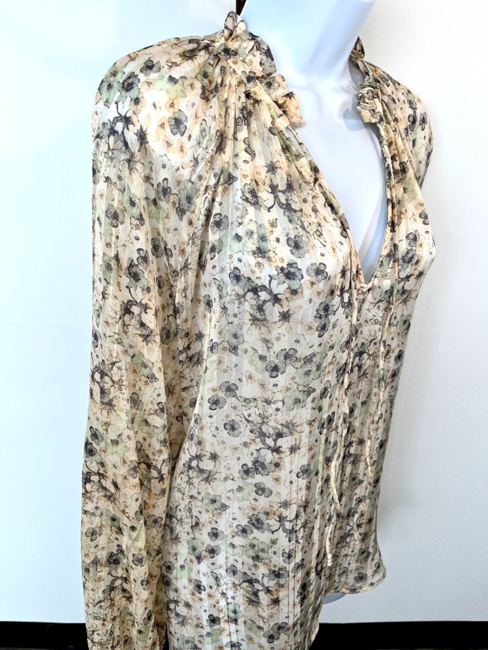 Boho H&M Floral Simi-Sheer Cream Blouse Size M